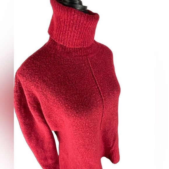 Athleta red fuzzy turtleneck loose fit sweater side slits high low hem sz M - Picture 2 of 10